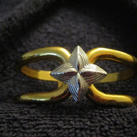 Snap it on or off in a second - Picture 5 of 9